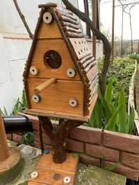 Ръчно изработена дървена къщичка за птици