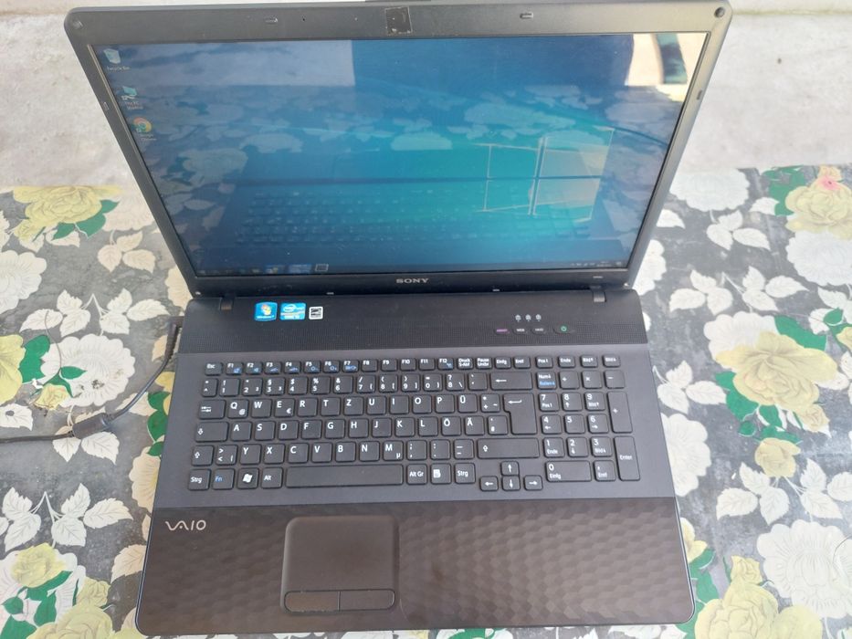 Laptop Sony Vayo i3+SSD