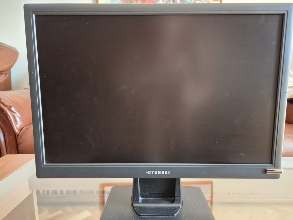 Monitor Hyunday 19 in, rez 1400x900