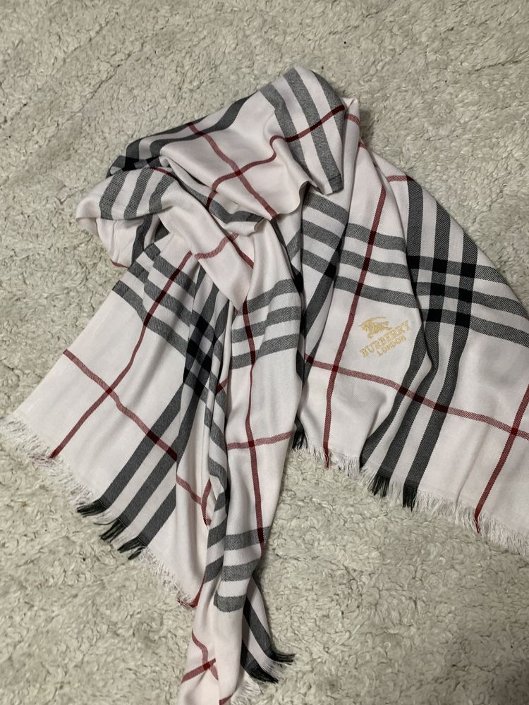 Fular burberry alb