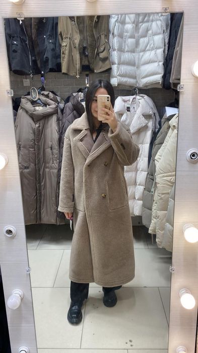 Продам женскую зимнюю двухсторонную дубленку из нат. Замш и шерсти и !