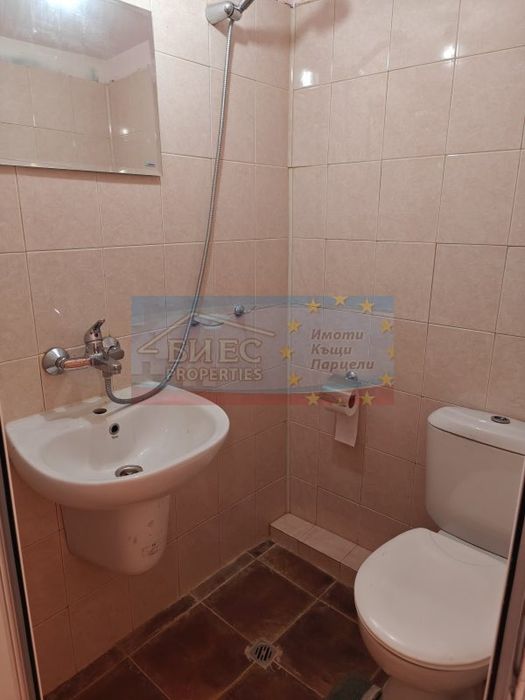 Продава се Къща в с. Селищен дол, Област Перник - 313 кв.м за 528 €/кв.м - Снимка #12