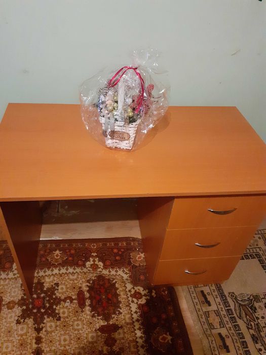 Birou masiv de vanzare