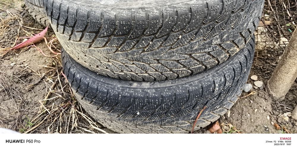 Гуми с джанти няколко.