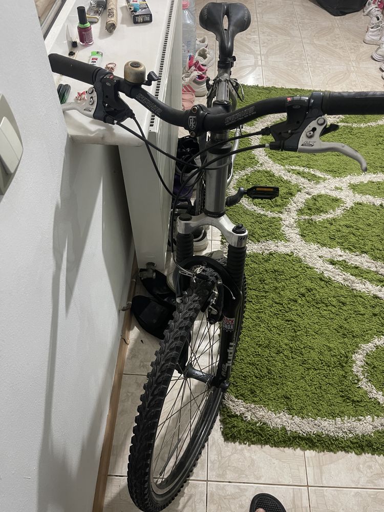 Bicicleta adusa din germania arata ca noua,sau schimb cu diverse