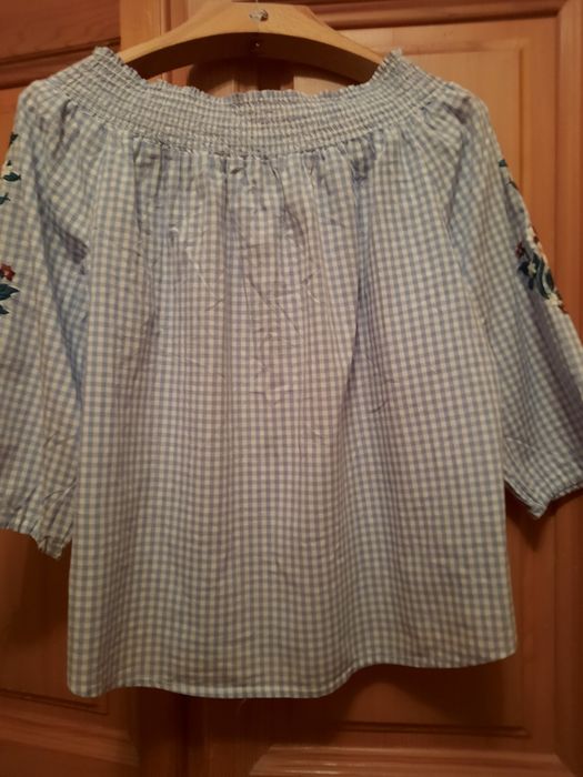 Bluza din bumbac cu broderie florala mărimea 42-44