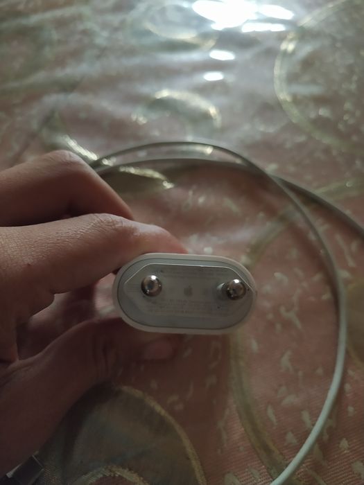 Iphone orginal zaryadchik 1 oy ishlagan