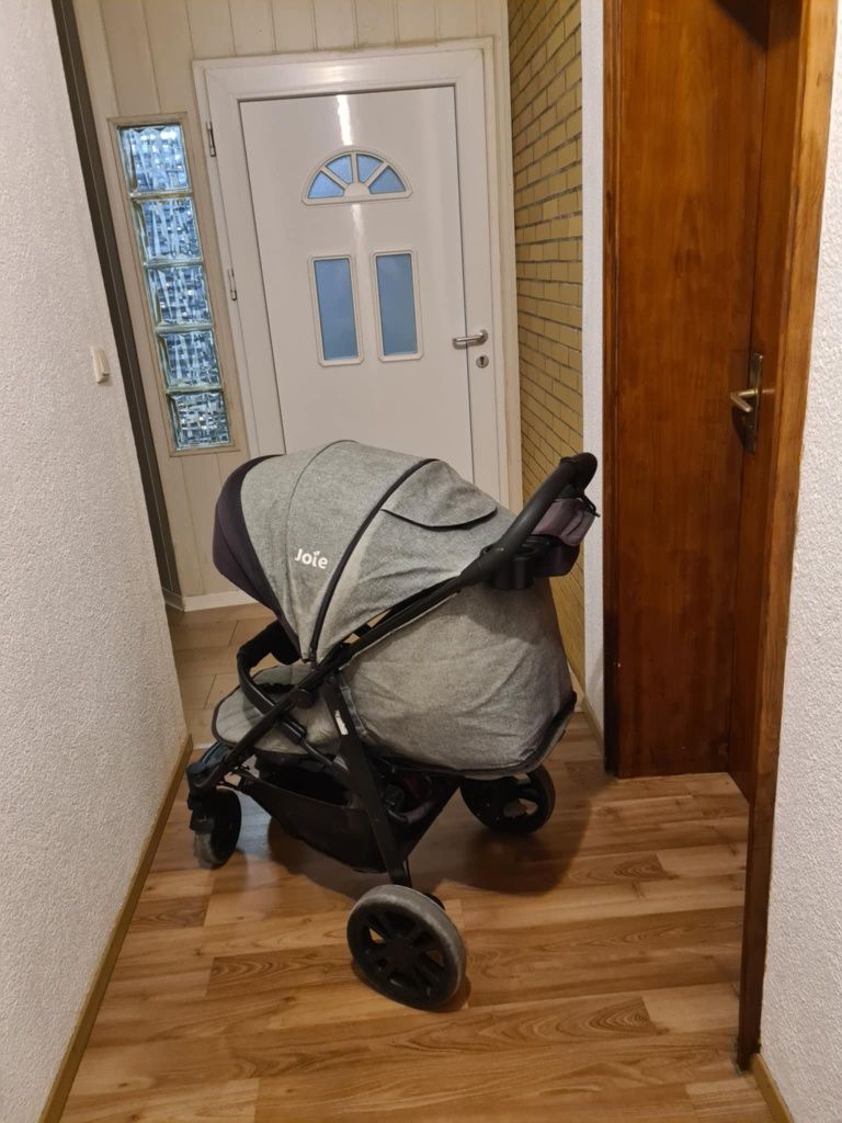 Cărucioare de vânzare