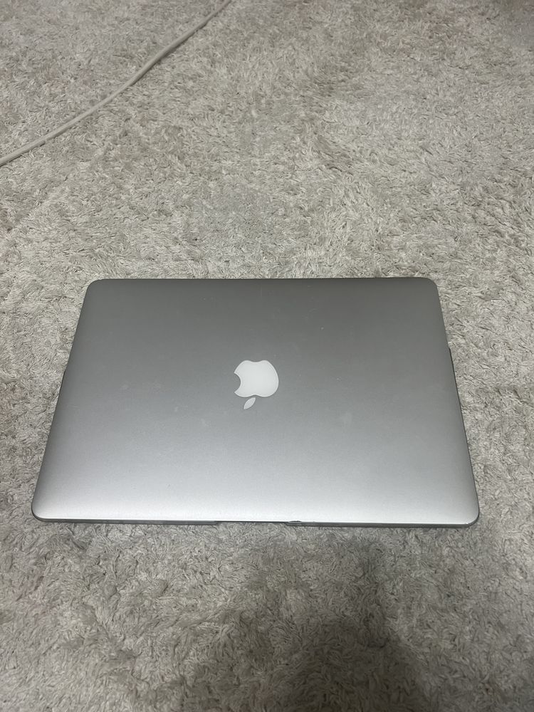 Продам MacBook Air 2018