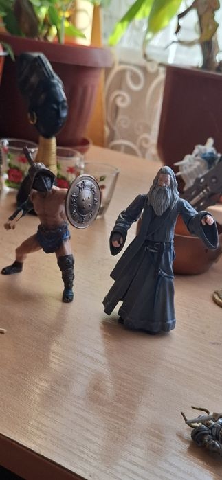 Гандал и Гладиатор фигурки