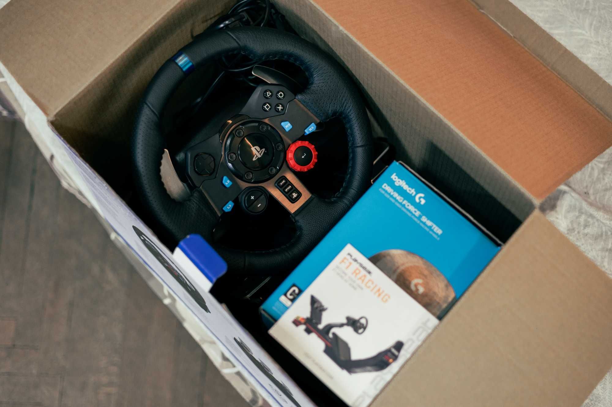 Продавам Волан Logitech G29 + Shifter