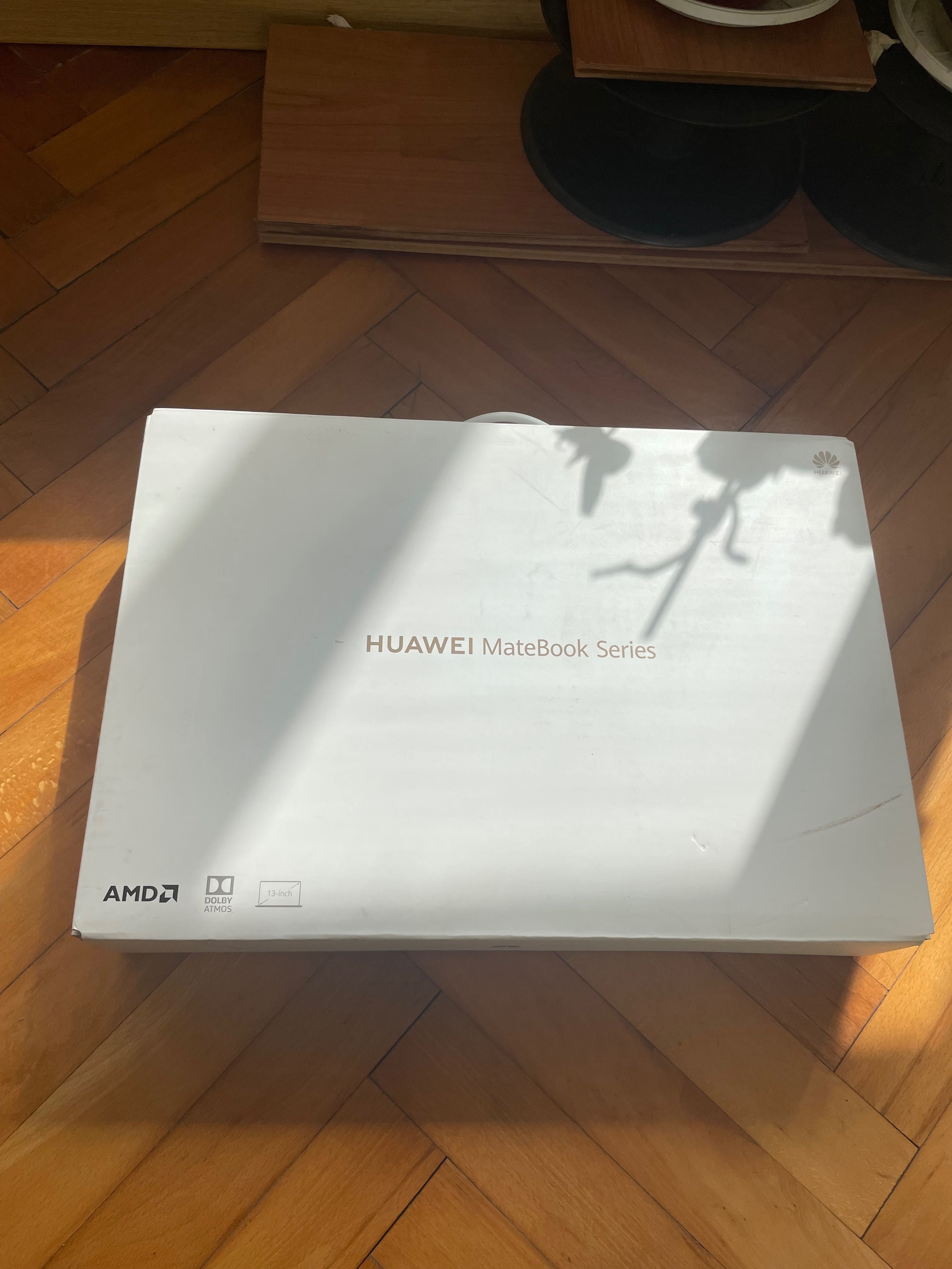 Малък преносим лаптоп Huawei MateBook 13 NoteBook