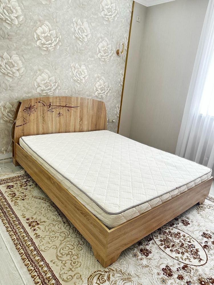 Продается кровать в хорошем состоянии