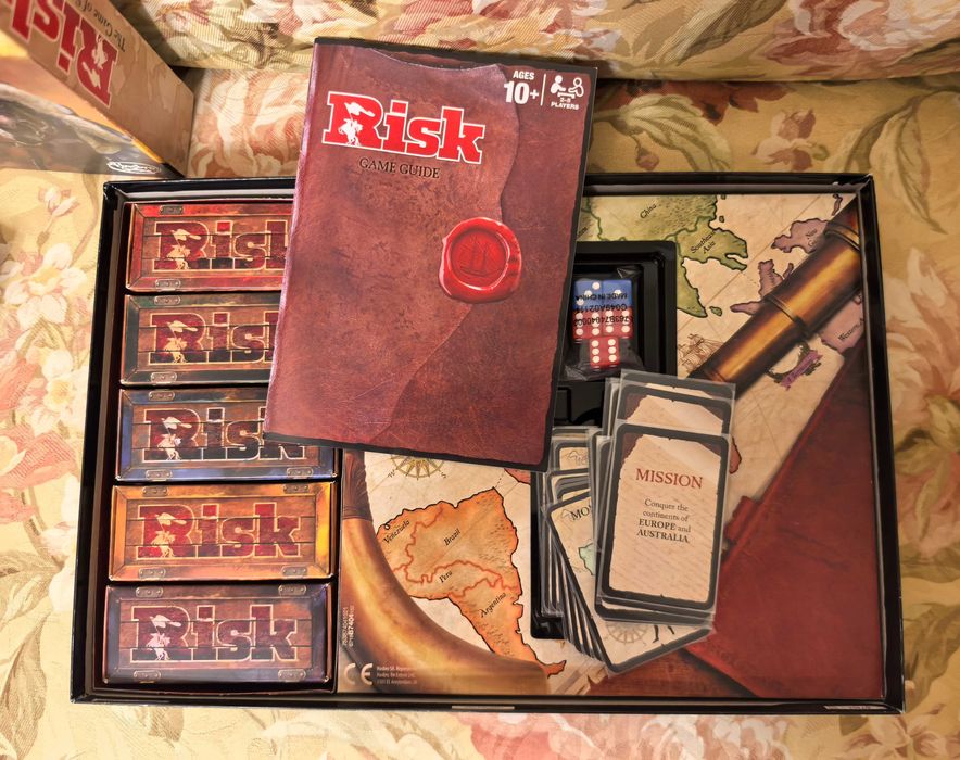 Joc Risk, nou, sleeve-uit