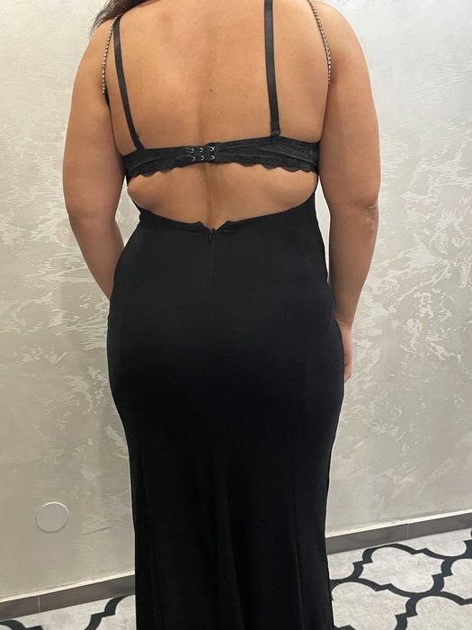 Официална рокля с гол гръб