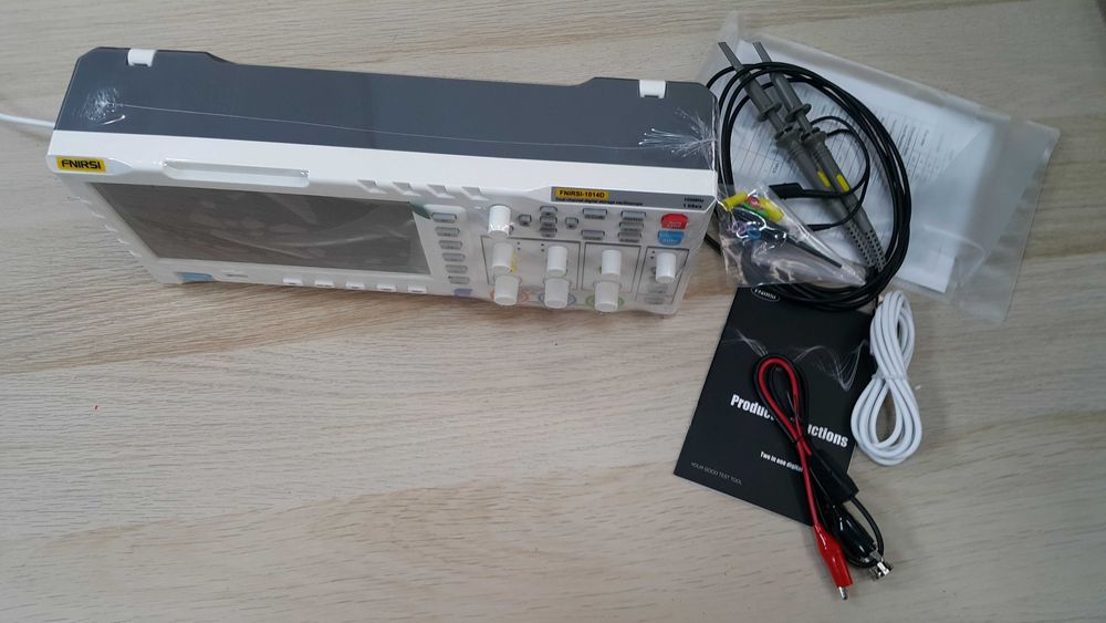 Двуканален цифров осцилоскоп с генератор на сигнали 2х100MHz