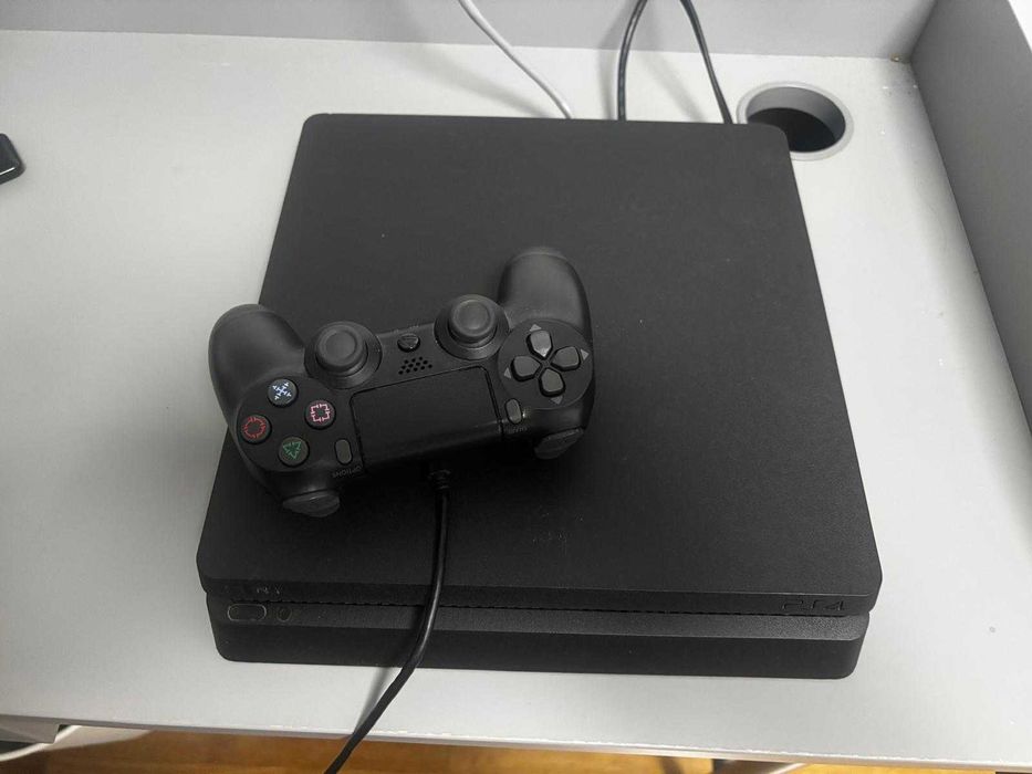 Playstation 4 slim