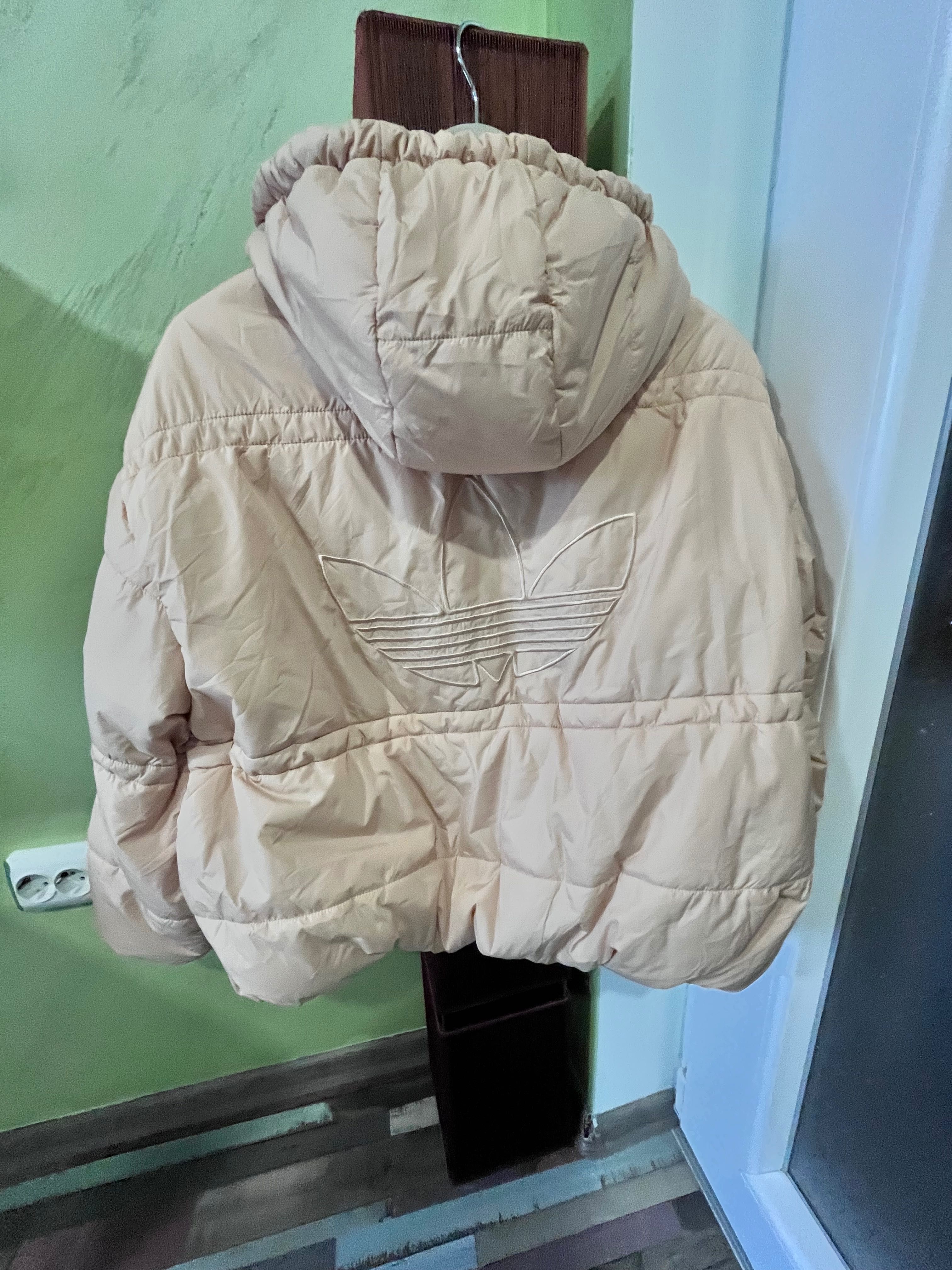 Яке Adidas ново размер S