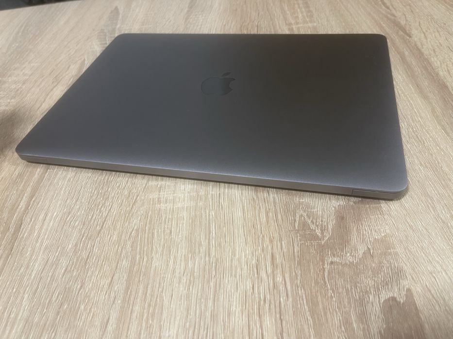 MacBook PRO Retina 2017 2.3 Ghz intel core i5
