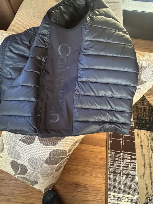 Елек Calvin Klein …