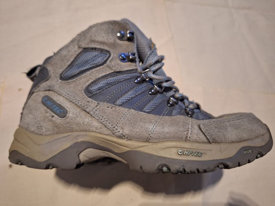 Bocanci Hi-Tec, mărimea 36, Talpic 23,5 cm