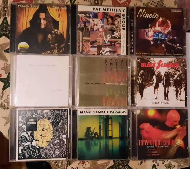 Продавам музикални дискове