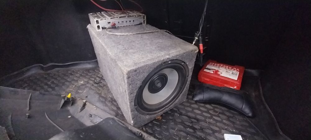Сабвуфер продам 12вольт