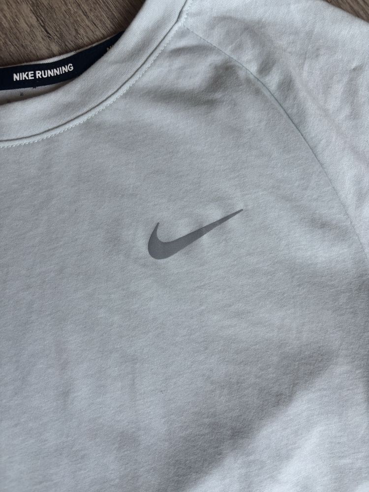 Дамска тениска Nike Running/  XS