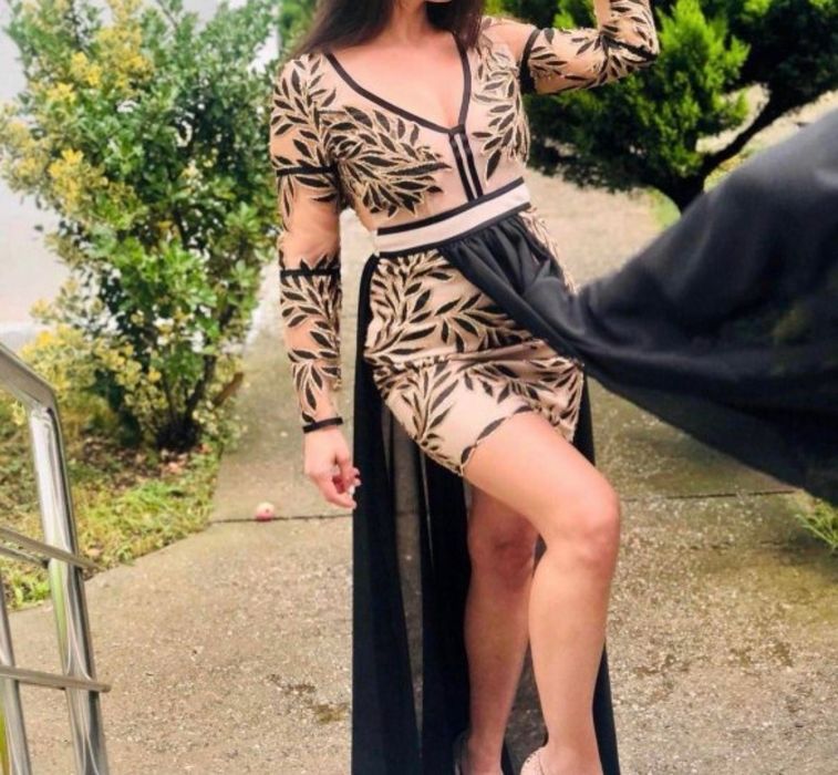 Rochie de seara lunga model deosebit
