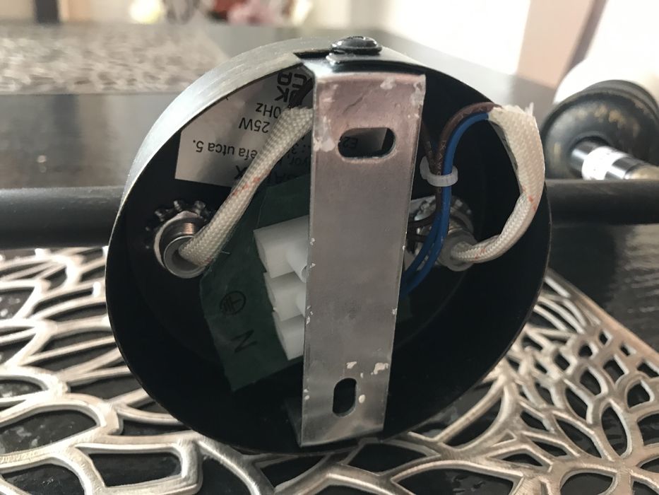 Aplici cu becuri cu leduri