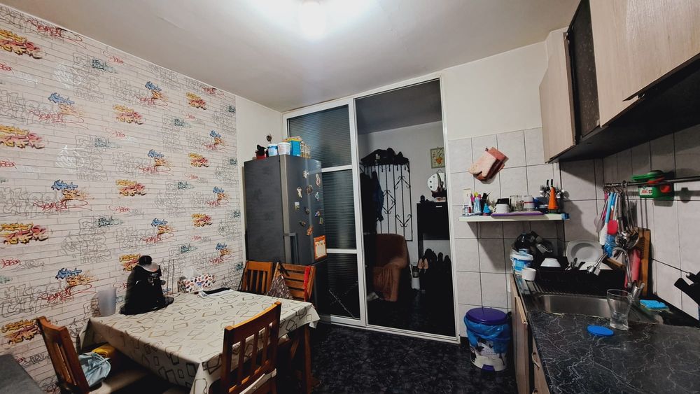 apartament de vanzare Ap. 3 camere sup 75mp