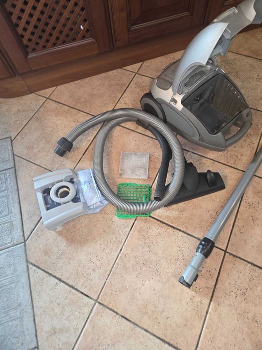 Прахосмукачка AEG  viva quickstop 2200w