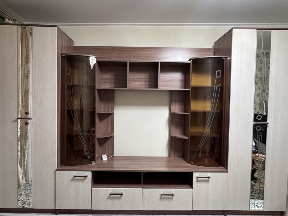 Продаётся стенка