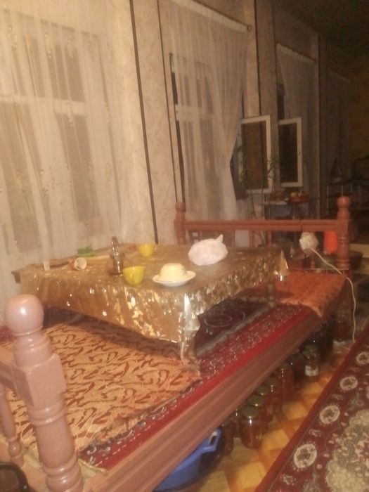Катта куйлик якинида шароитли хозяйкали ховли Эр хотинга