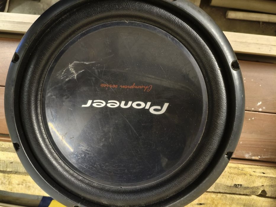 Динамик для авто сабвуфера