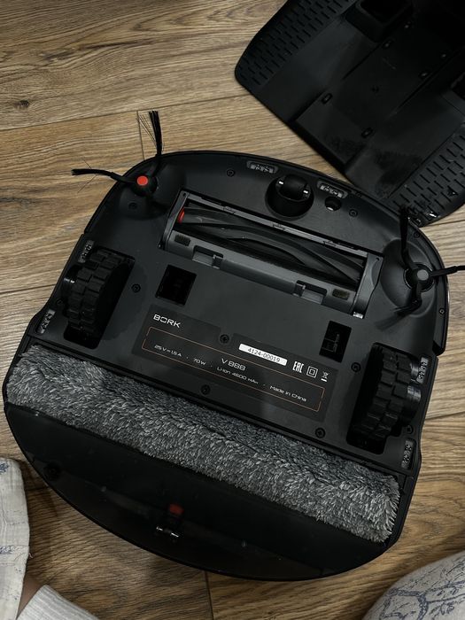 Моющий Робот пылесос BORK