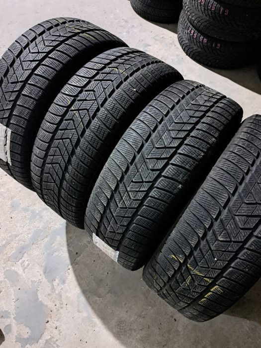 Set 4 anvelope iarnă 235 60 r18 Pirelli