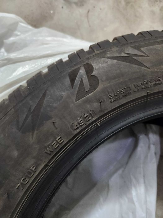 Гуми Bridgestone 225х55х17 зимни