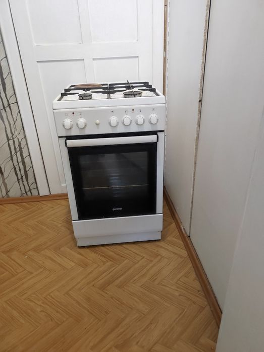 Продам газовую плиту