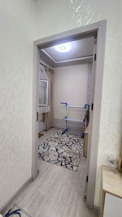 Продаётся квартира 7 квартал Чиланзар, 1этаж 2ком переделанная в 3ком