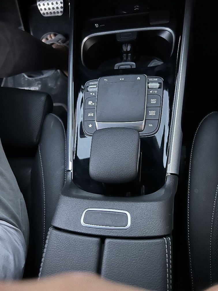 Mersedez benz EQB 300 srochno