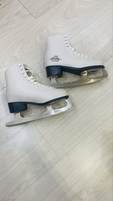 Женские коньки б/у