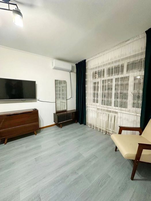 Своя срочно Дархан 1-комнатная 28м² метро ХОйбек Гостиница Россия