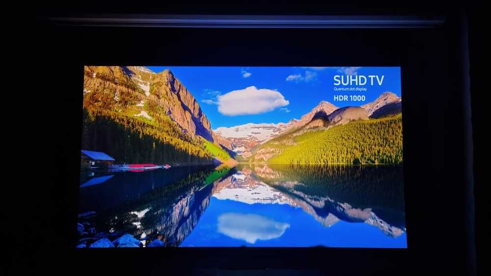 Електрически екран за проектор Elite Screens Saker Premium 100 инча