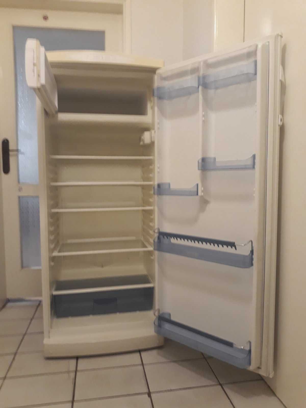 Хладилник с вътрешна камера Gorenje