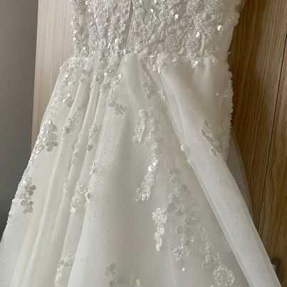 Vând rochie de mireasă