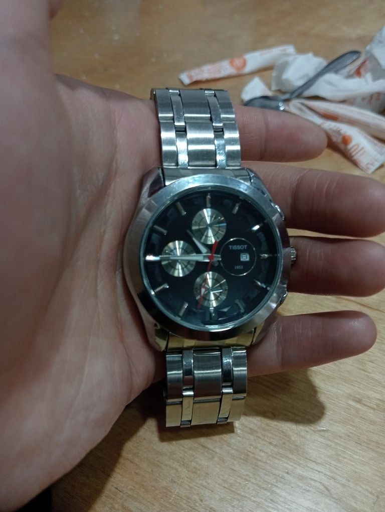 Часы«Tissot»(15000)новый, есть каробка