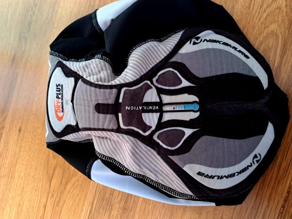 Клинове и гащеризони, джърси за колоецдене