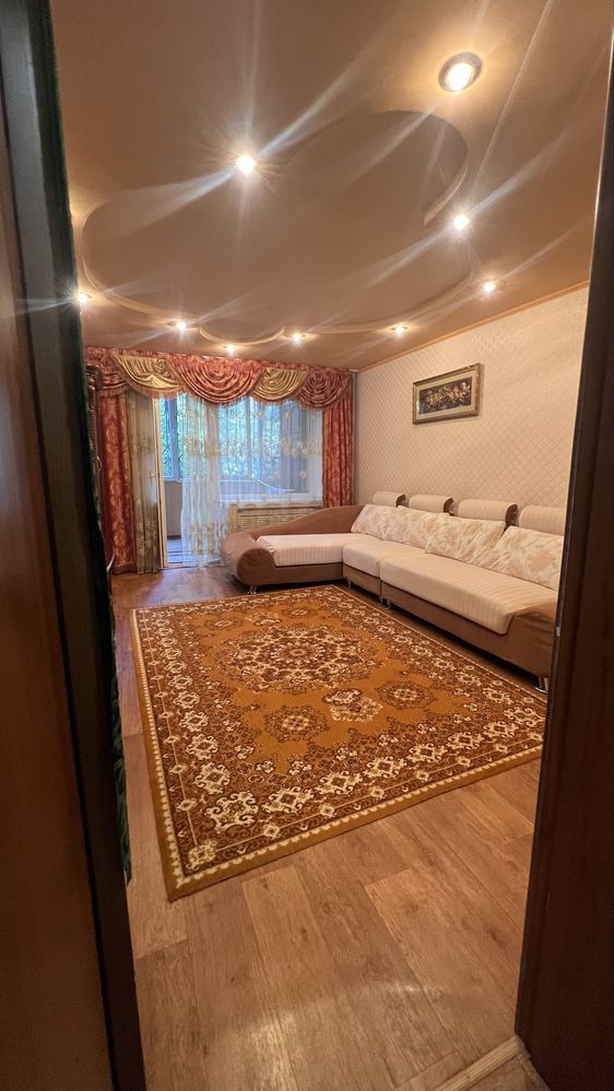 Продаю угловой диван