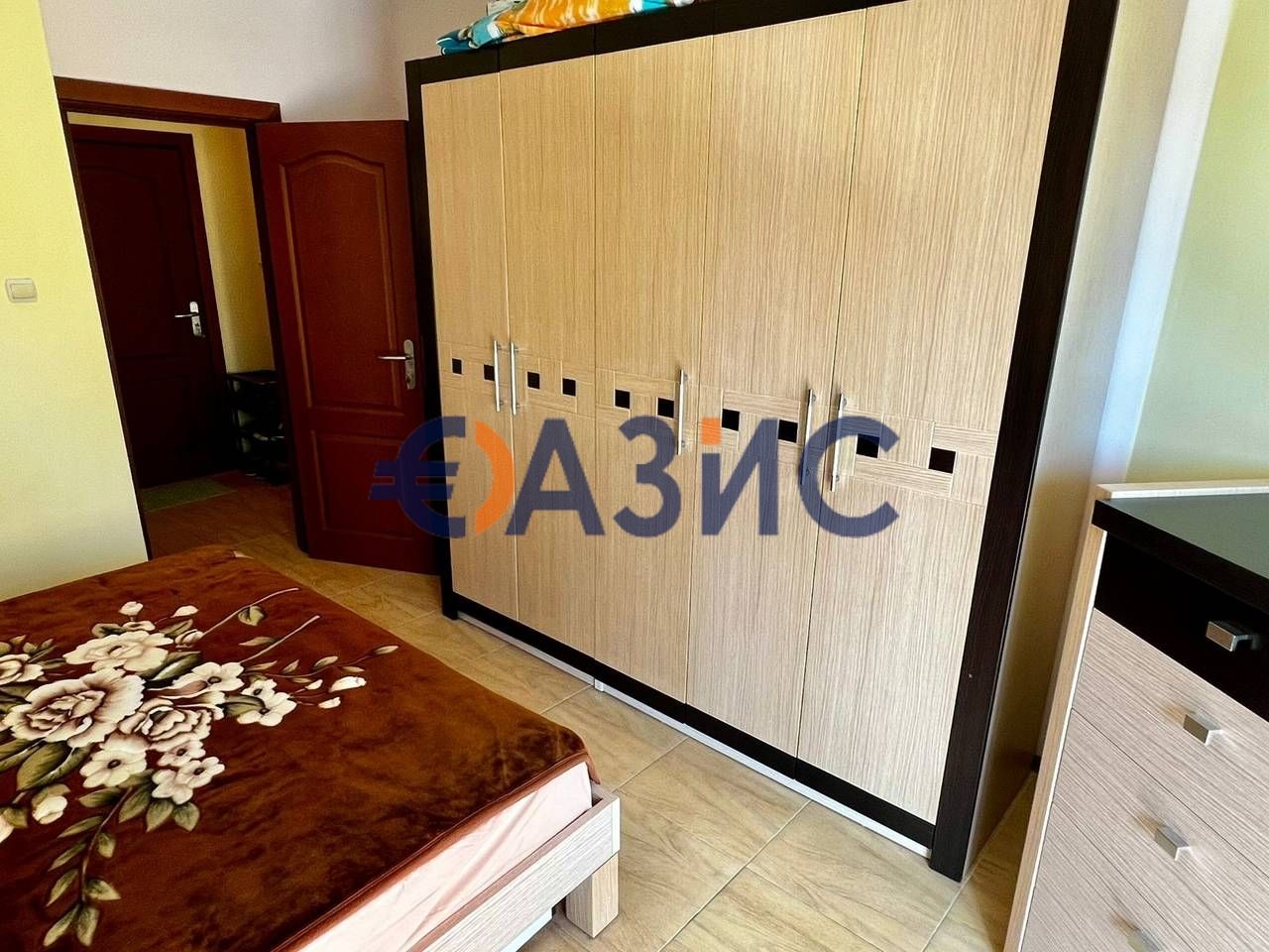 Продава се Двустаен апартамент в к.к. Слънчев бряг - 72 кв.м за 931 €/кв.м - Снимка #11